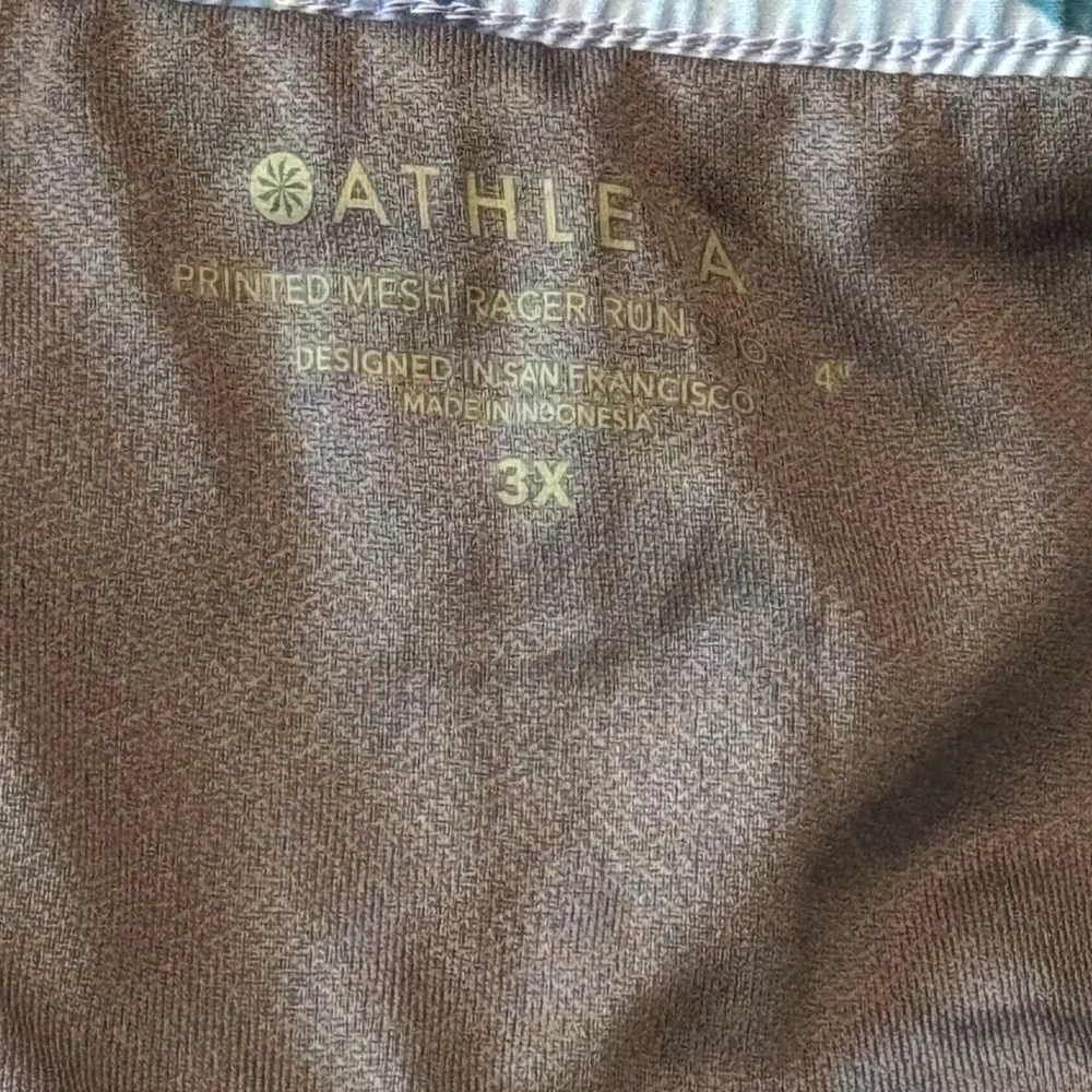 Athleta Printed Mesh Racer Run Short 4” Plus Size - Picture 2 of 7